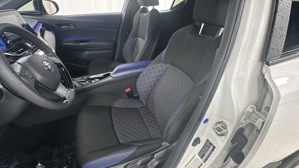 Used 2020 Toyota C-HR XLE image 10