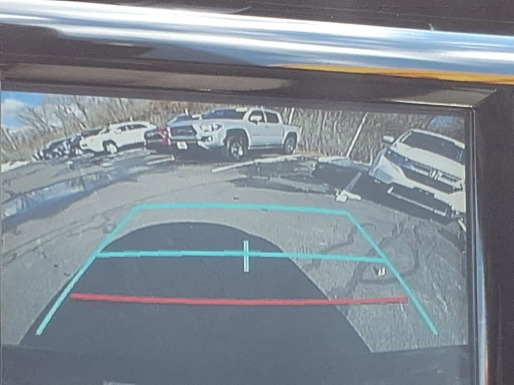 Used 2019 Toyota Camry LE image 22