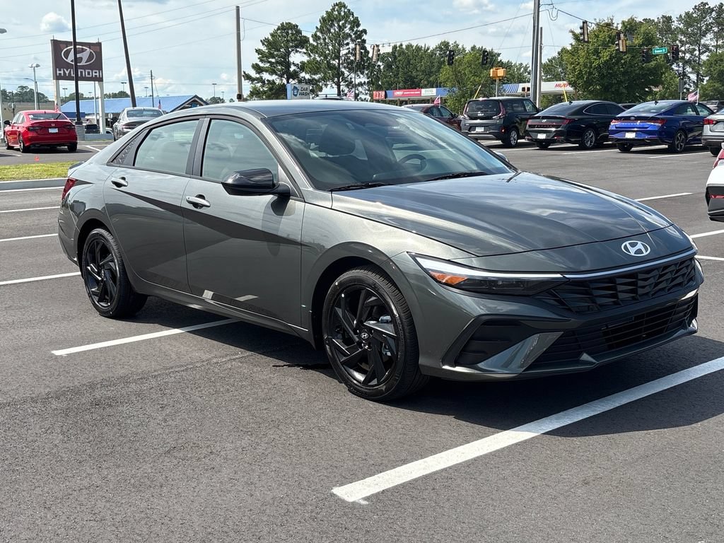 New 2026 Hyundai Elantra Sport FWD image 27