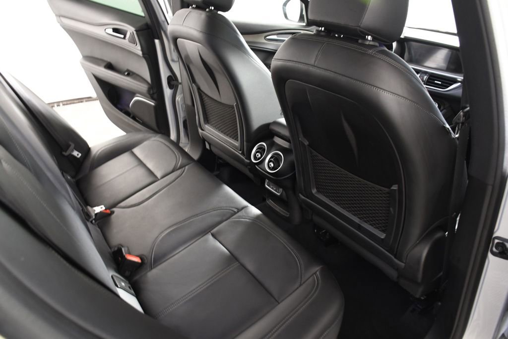 Used 2022 Alfa Romeo Stelvio Ti AWD/4WD image 22