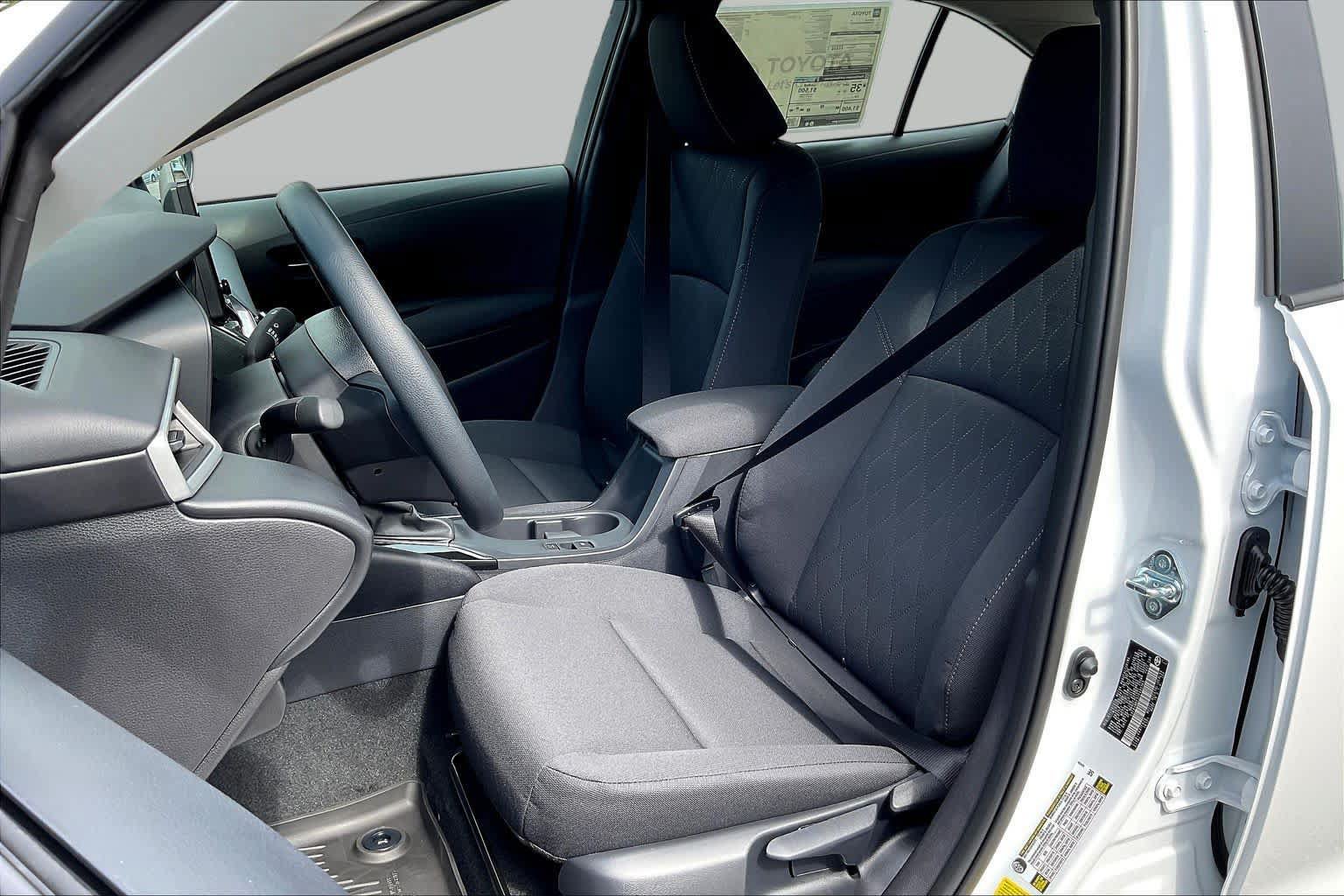 Used 2026 Toyota Corolla LE FWD image 9
