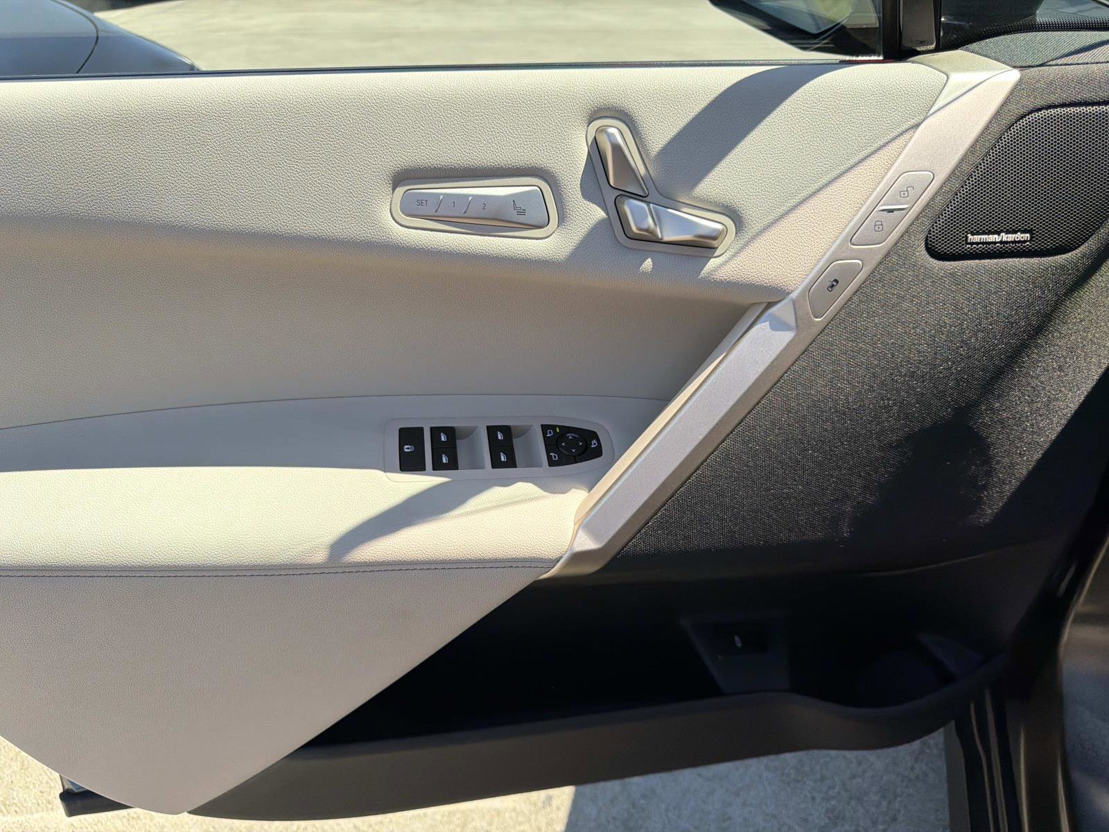 Certified 2025 BMW iX xDrive50 image 11