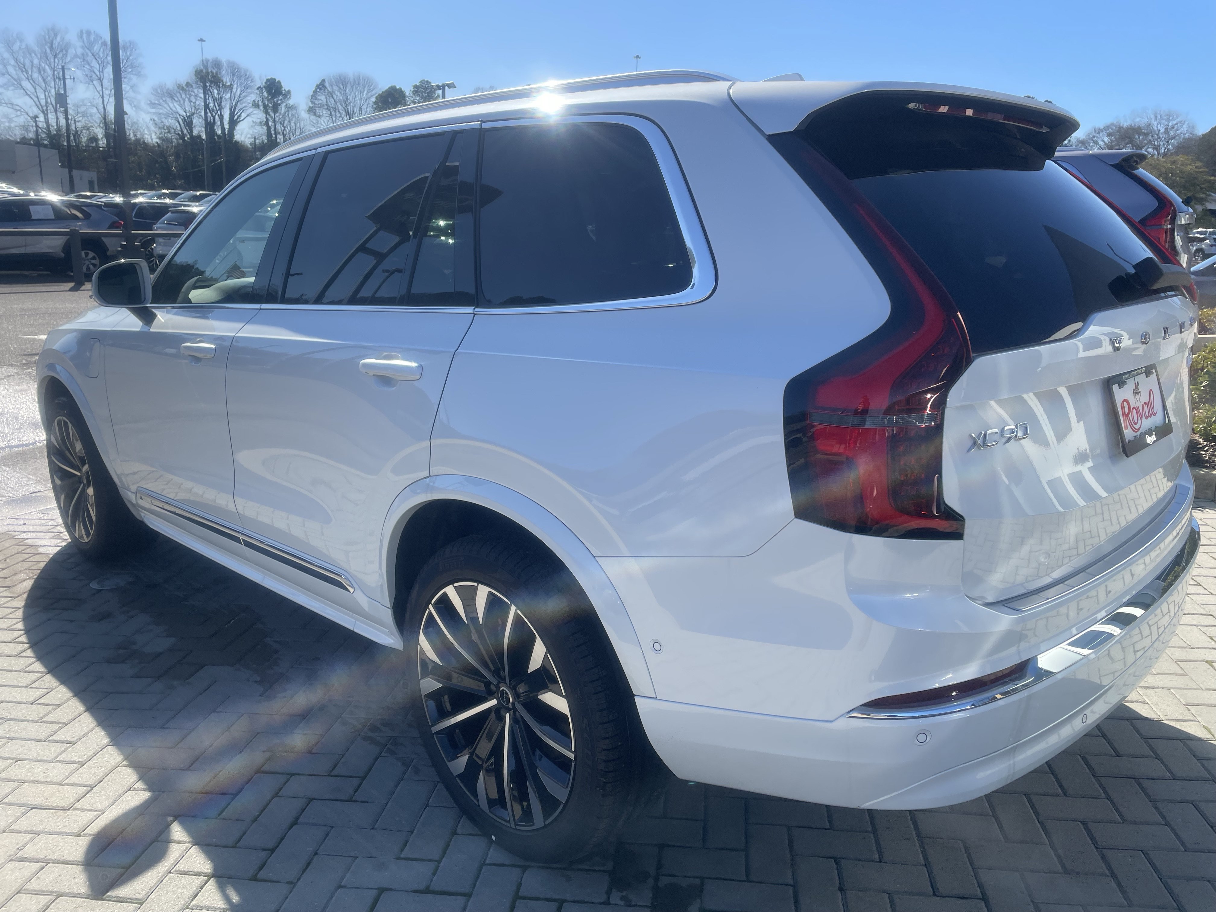 New 2026 Volvo XC90 T8 Plus w/ Protection Package Premier AWD/4WD image 6