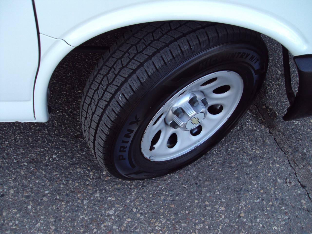 Used 2013 Chevrolet Express 1500 LS AWD/4WD image 31
