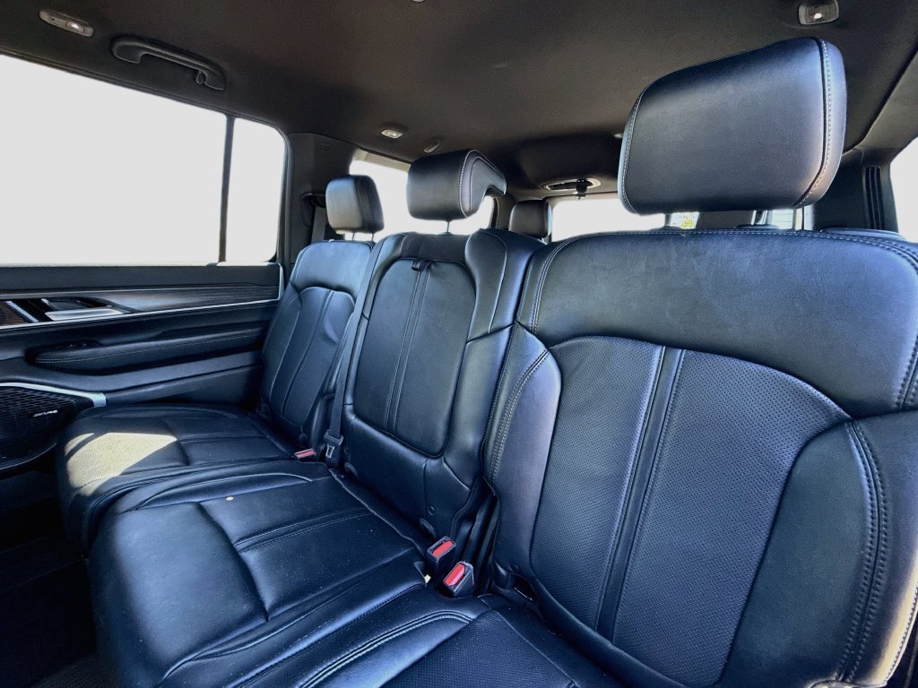 Used 2024 Jeep Wagoneer Series II RWD image 30