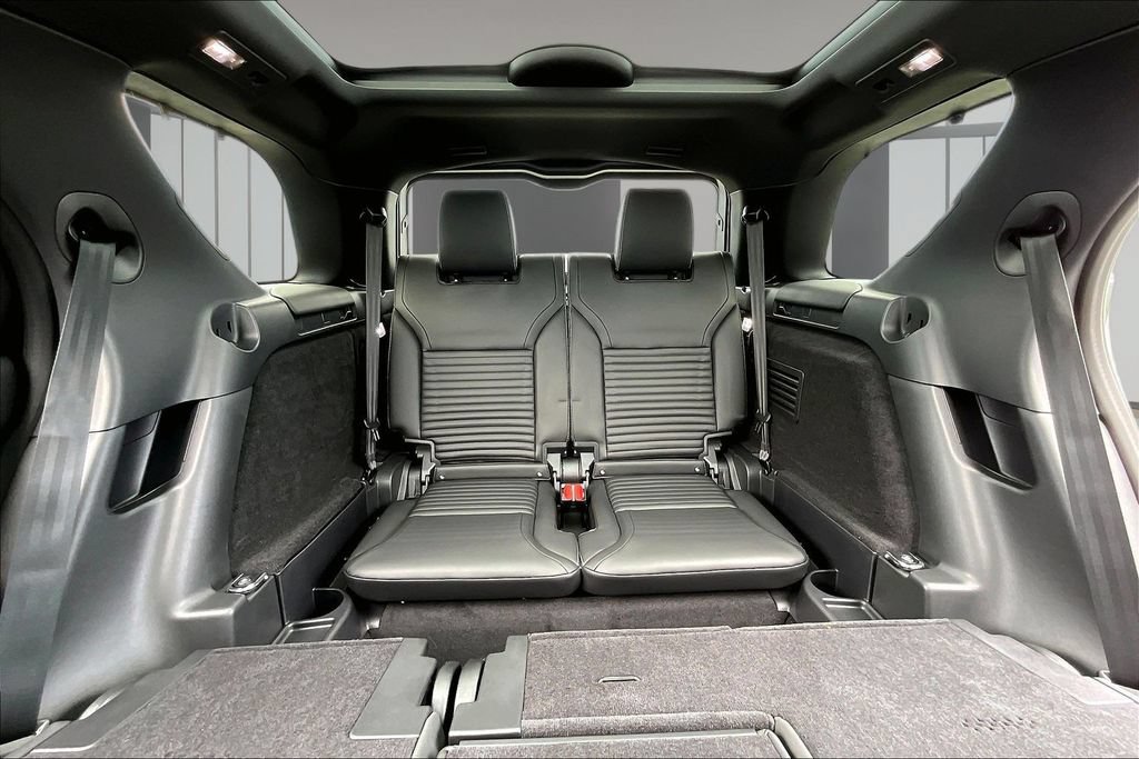 New 2026 Land Rover Discovery S AWD/4WD image 11