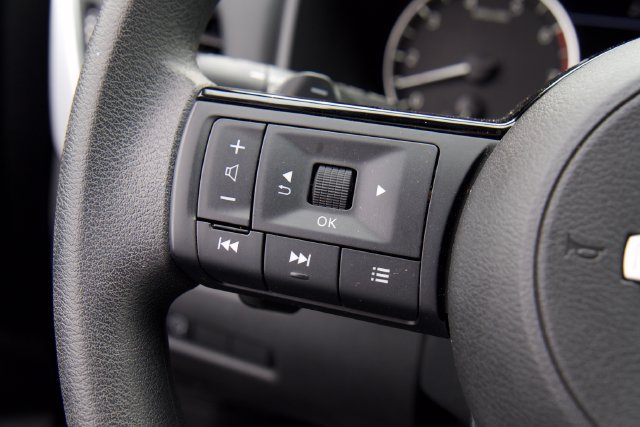 Used 2023 Nissan Rogue SV AWD/4WD image 22