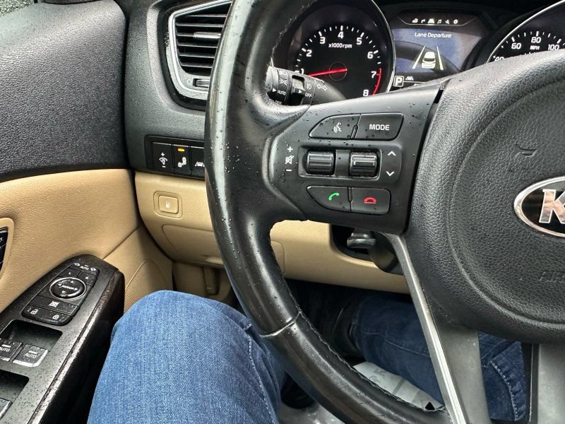 Used 2018 Kia Sedona SX Limited w/ SX Limited Prestige Package FWD image 16