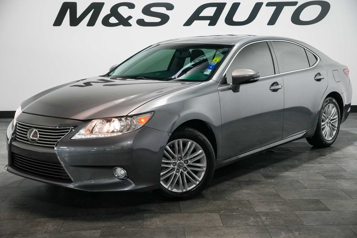 Used 2015 Lexus ES 350 w/ Premium Package FWD image 2