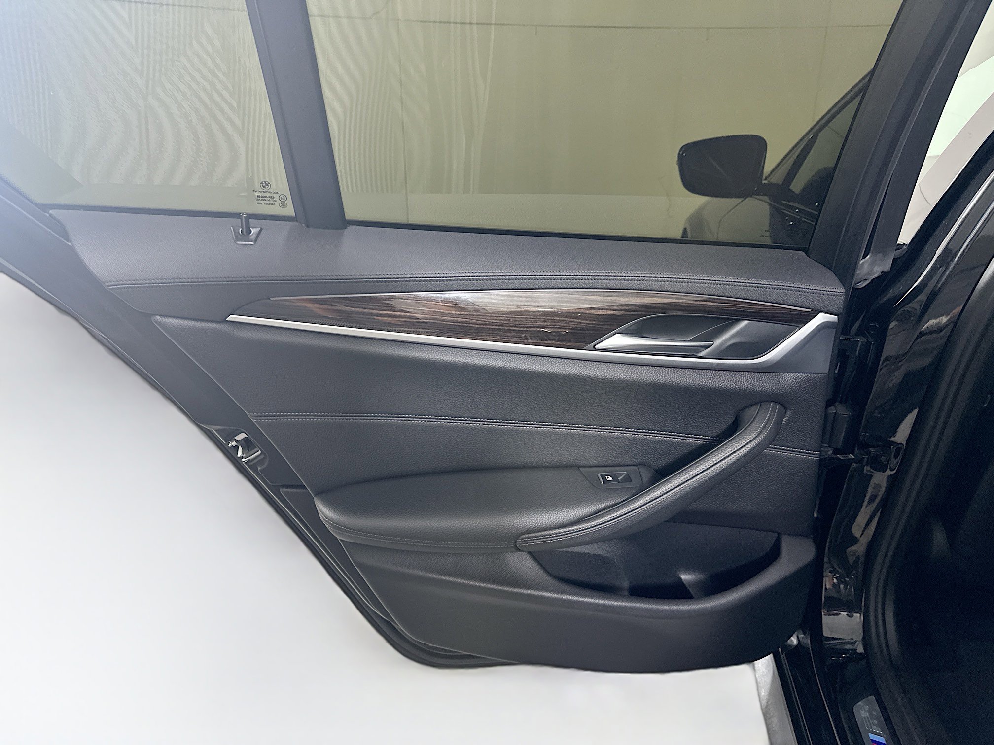 Used 2018 BMW 530i RWD image 26