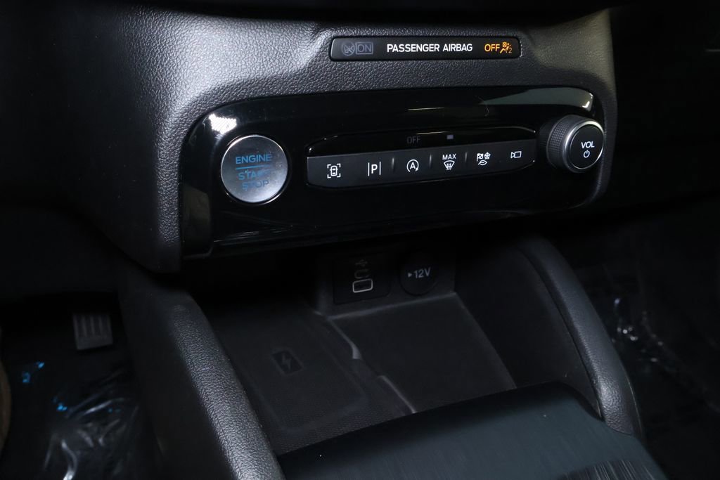 Used 2024 Ford Escape Platinum image 32