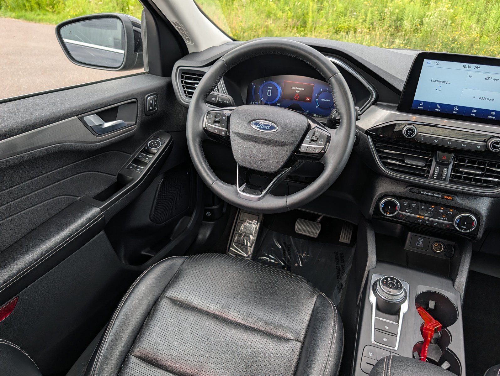 Used 2022 Ford Escape Titanium w/ Class II Trailer Tow Package AWD/4WD image 9