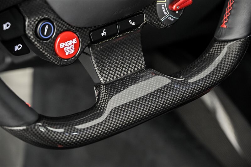 Used 2020 Ferrari 812 Superfast RWD image 32