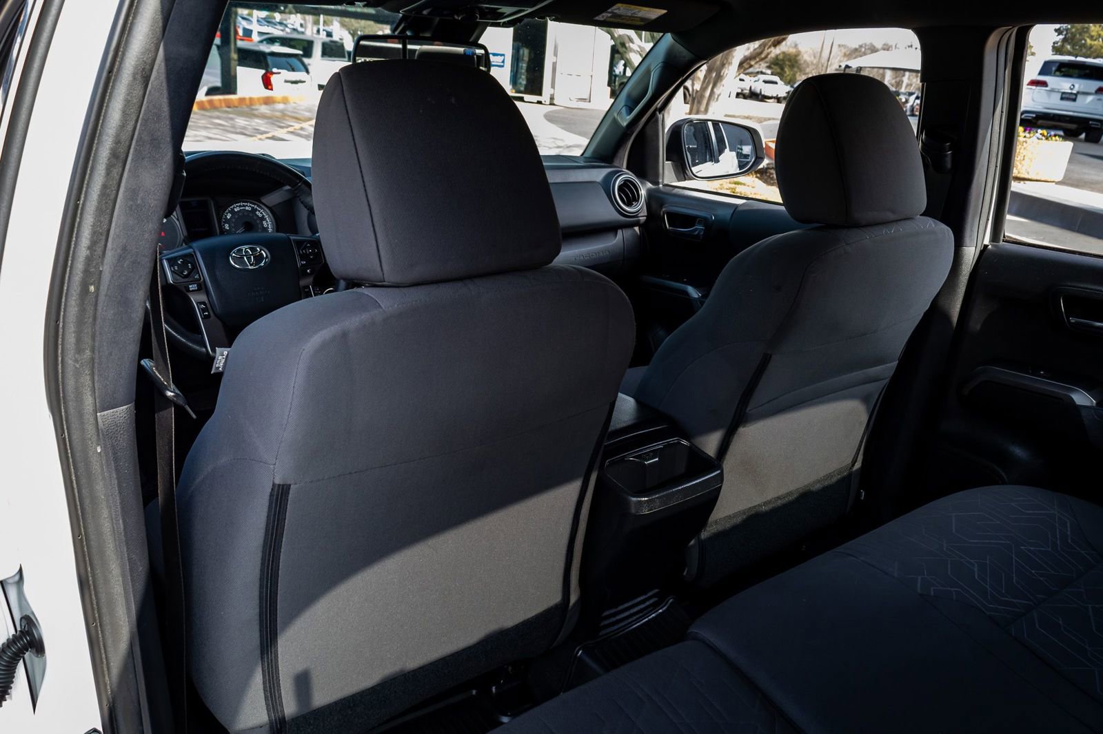 Used 2018 Toyota Tacoma TRD Off-Road w/ Technology Package image 32