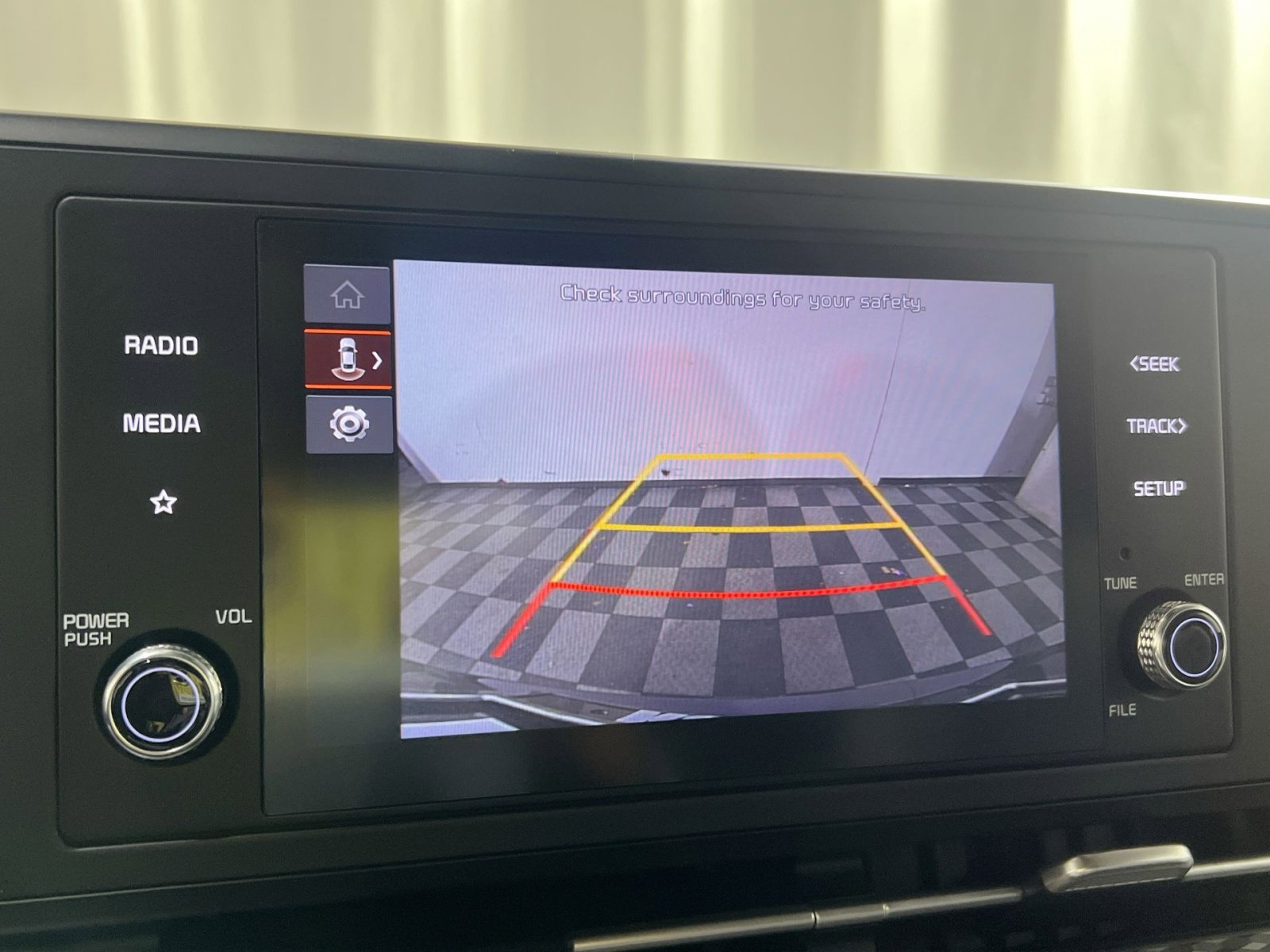 Used 2024 Kia Carnival LX image 27