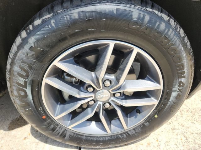 Used 2018 Jeep Grand Cherokee Limited RWD image 12