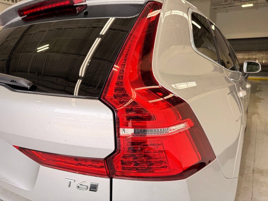 Used 2020 Volvo XC60 T6 Momentum w/ Advanced Package AWD/4WD image 5