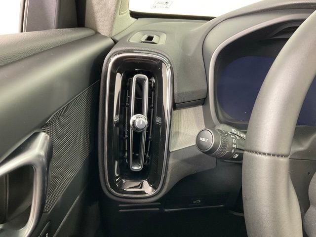 New 2026 Volvo XC40 B5 Plus w/ Protection Package Premier image 20