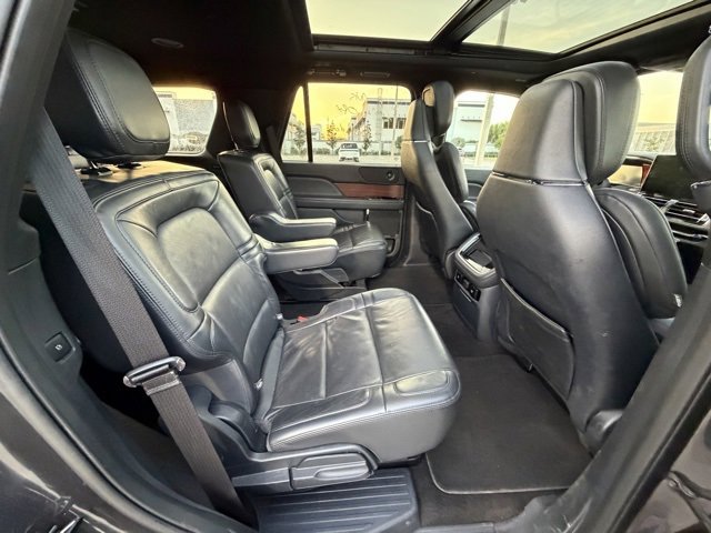 Used 2023 Lincoln Navigator Reserve image 7