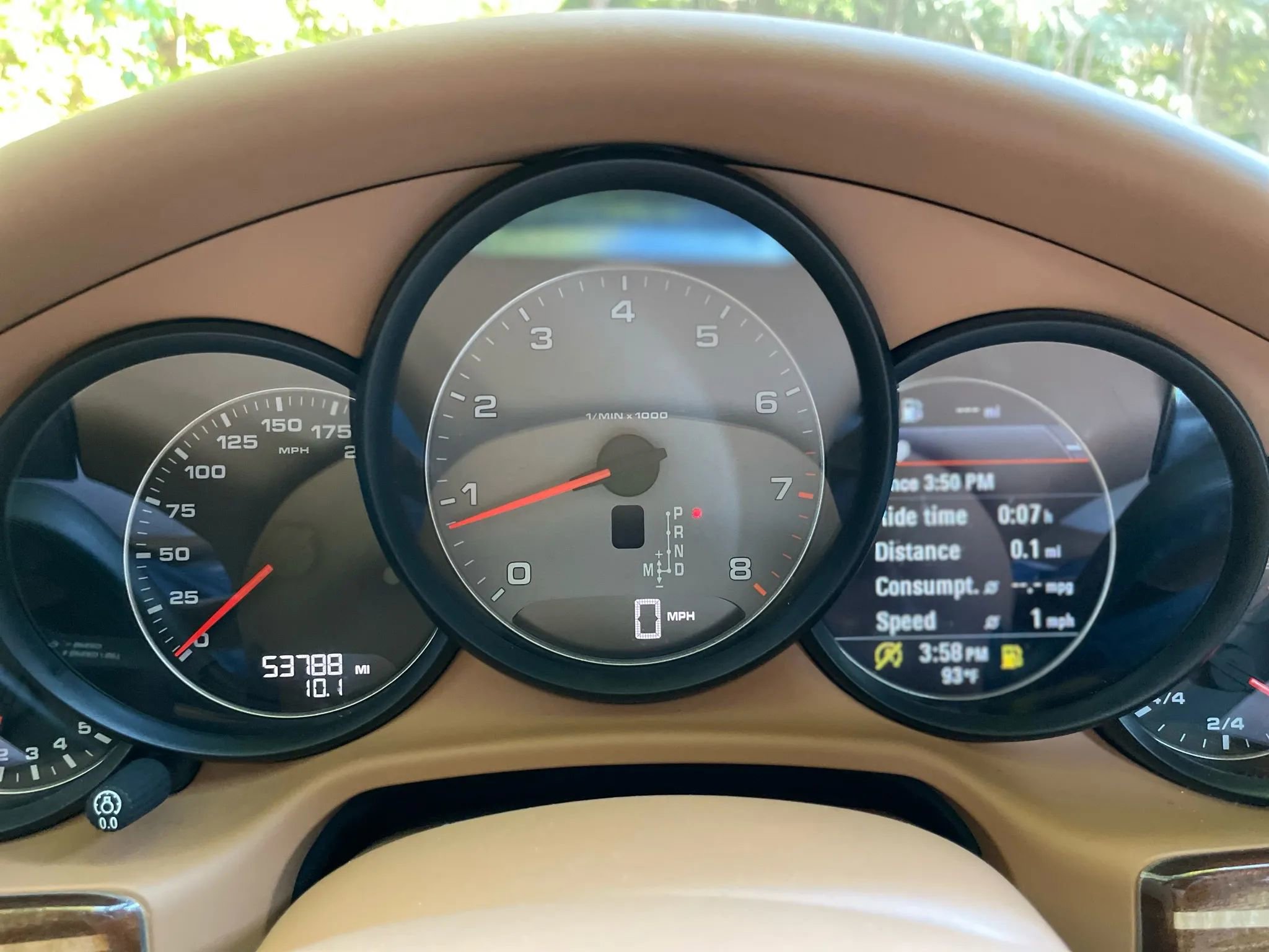 Used 2016 Porsche Panamera S image 16