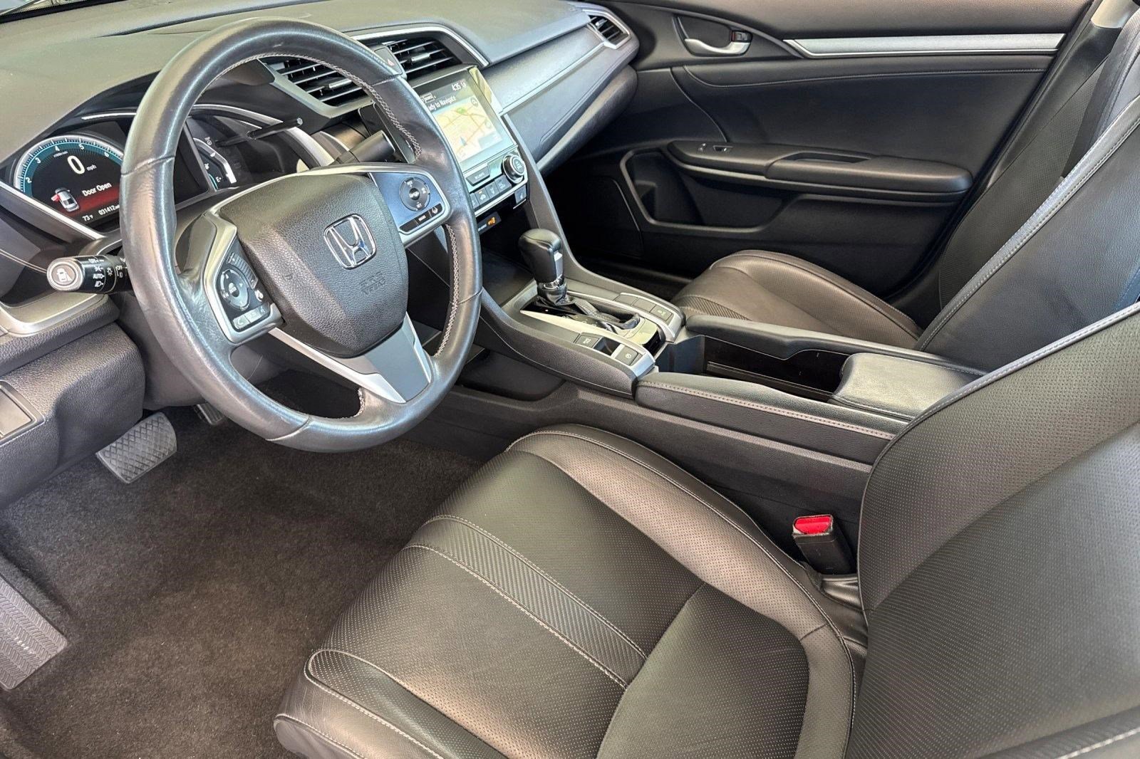 Used 2017 Honda Civic Touring image 4