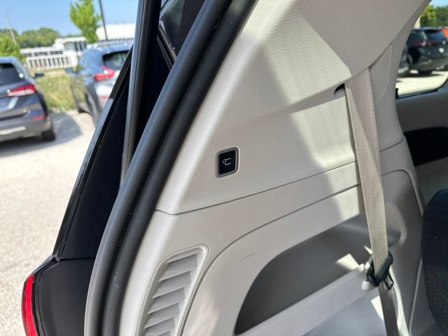 Used 2020 Chrysler Pacifica Touring-L Plus FWD image 13