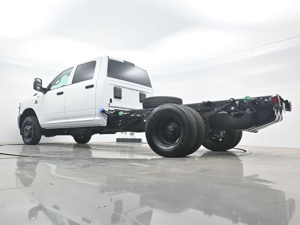 New 2026 RAM 3500 Tradesman AWD/4WD image 38