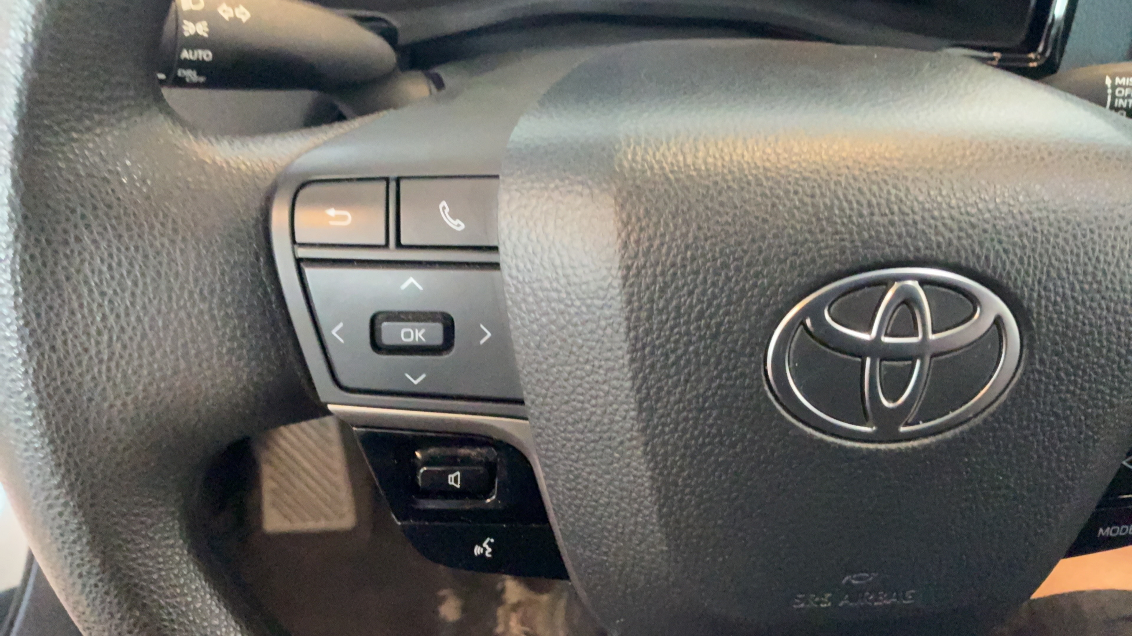 Used 2025 Toyota Camry LE FWD image 18