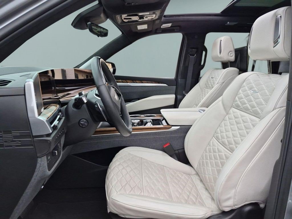 Certified 2025 Cadillac Escalade Sport Platinum AWD/4WD image 11