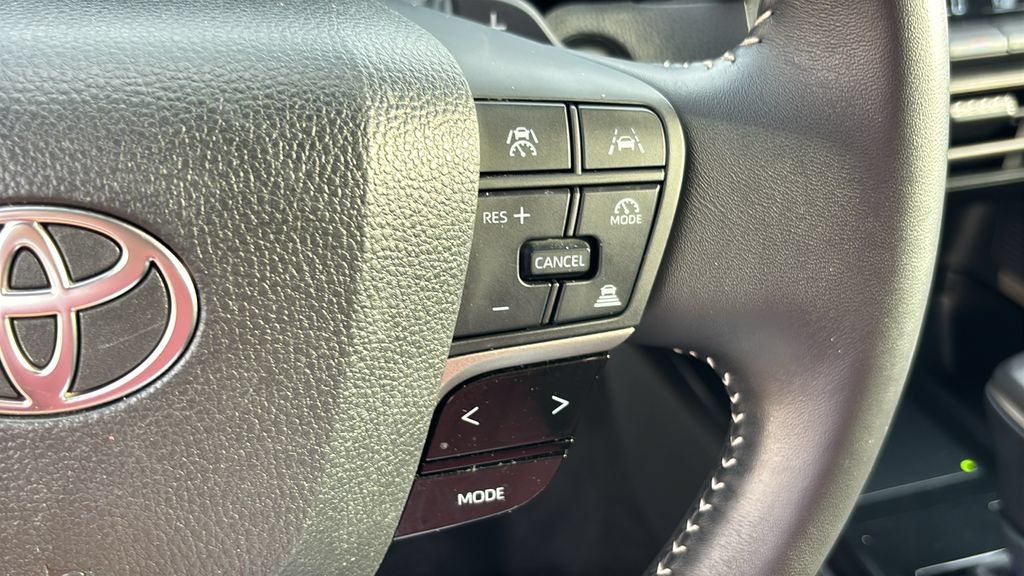 Used 2025 Toyota Camry SE FWD image 14