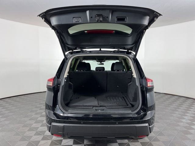 Used 2024 Nissan Rogue SV image 44