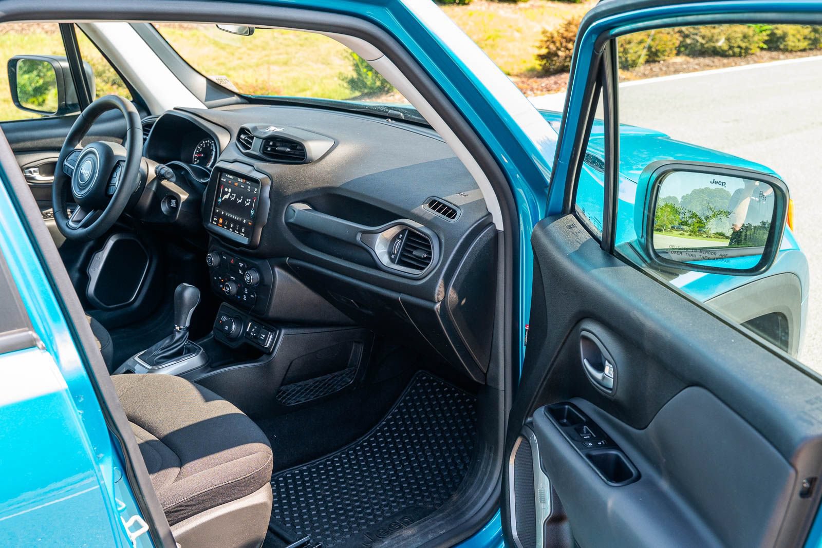 Used 2022 Jeep Renegade Latitude AWD/4WD image 11