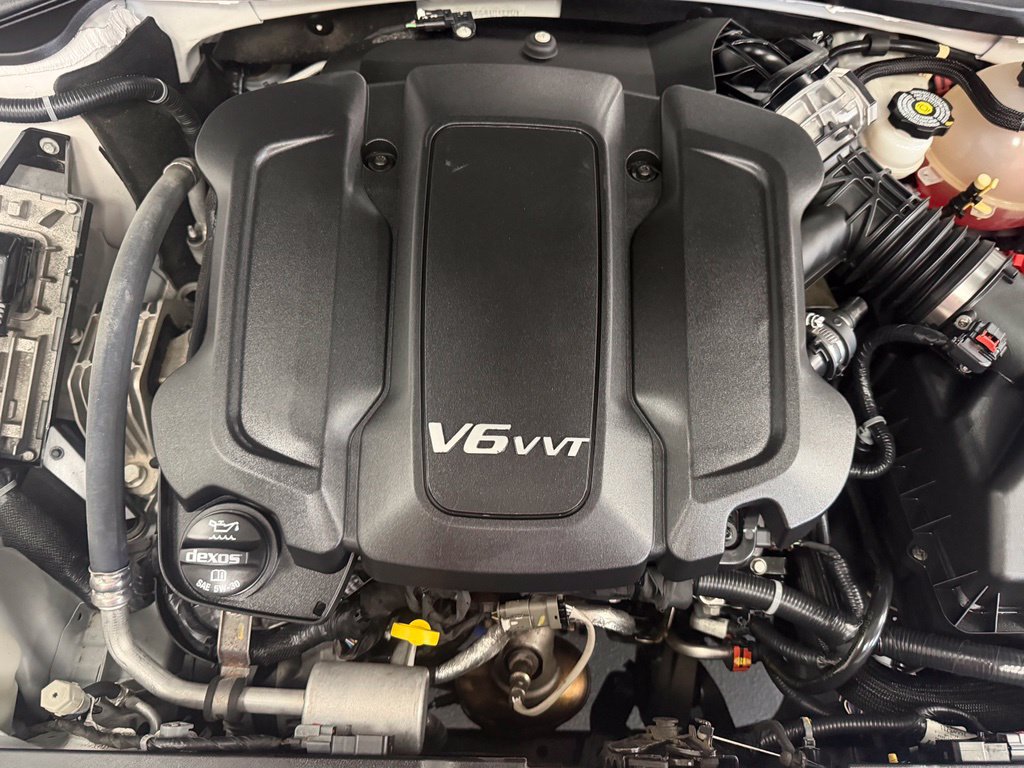 Used 2017 Buick LaCrosse Essence w/ Sun and Shade Package FWD image 9