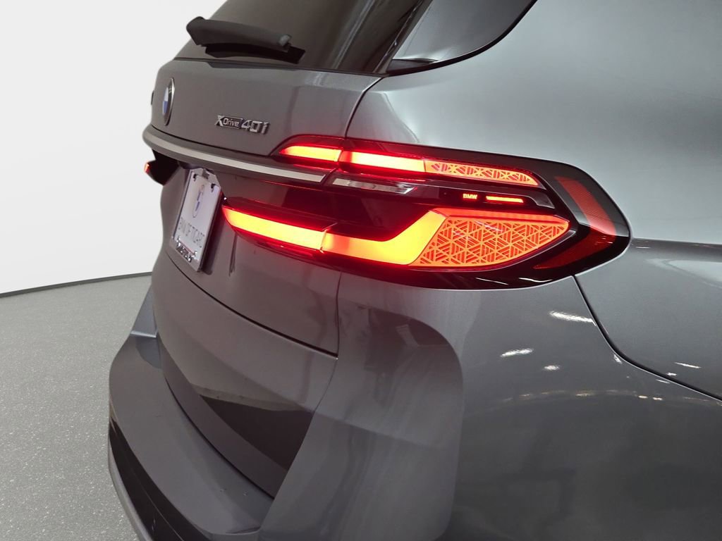 Used 2024 BMW X7 xDrive40i image 36