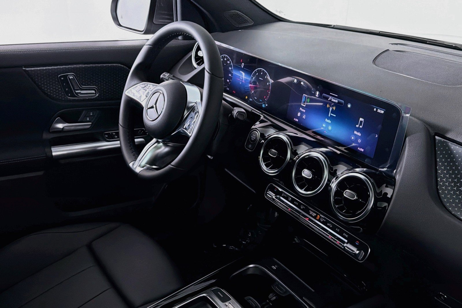 New 2026 Mercedes-Benz GLA 250 image 15