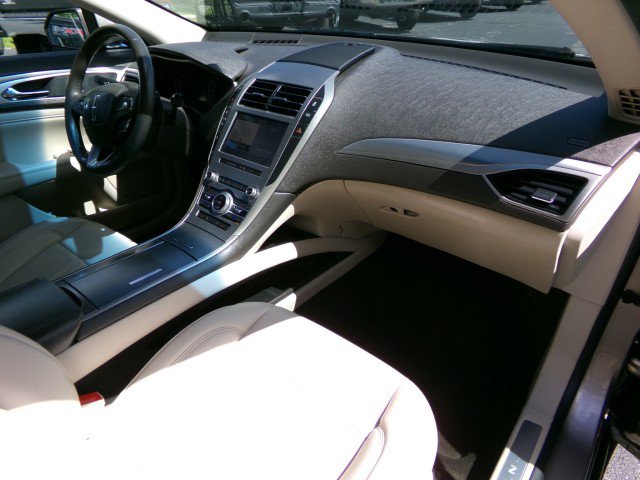 Used 2020 Lincoln MKZ AWD w/ Convenience Package image 11