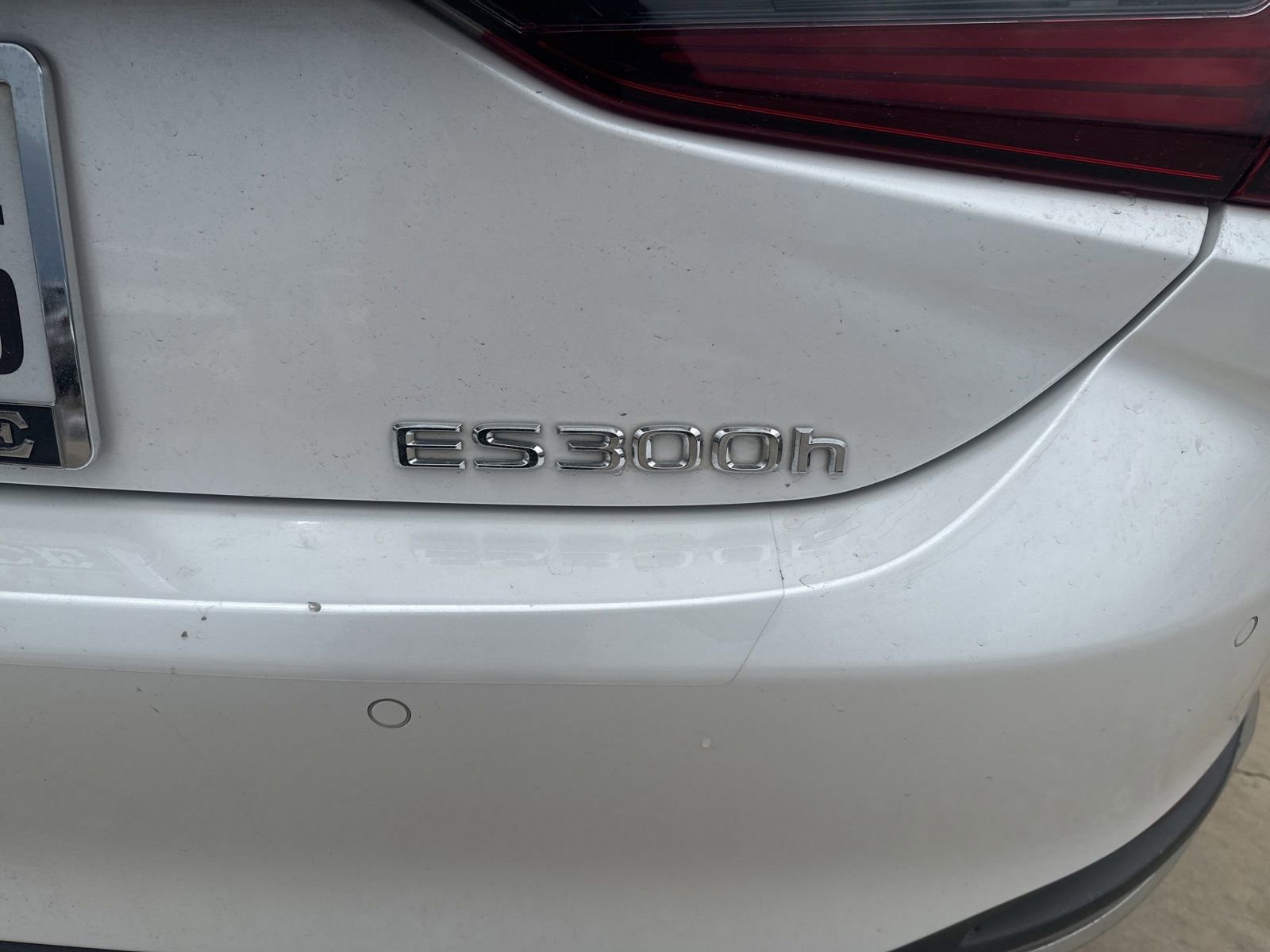 Used 2024 Lexus ES 300h w/ Technology Package image 33