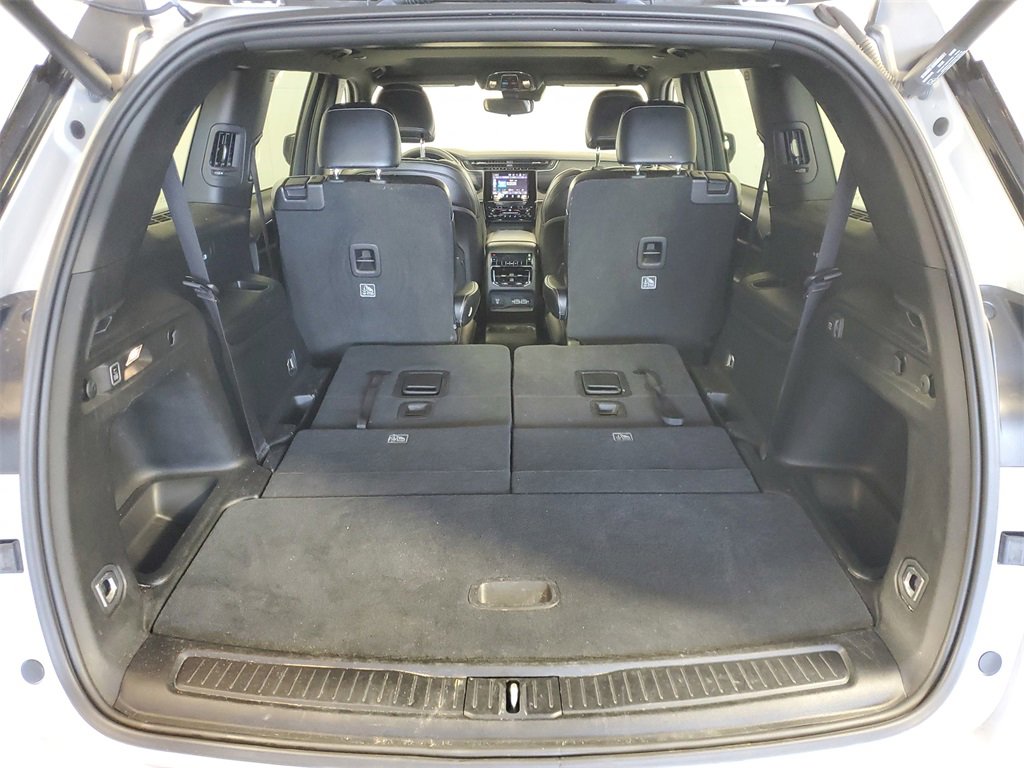 Used 2023 Jeep Grand Cherokee L Laredo image 27