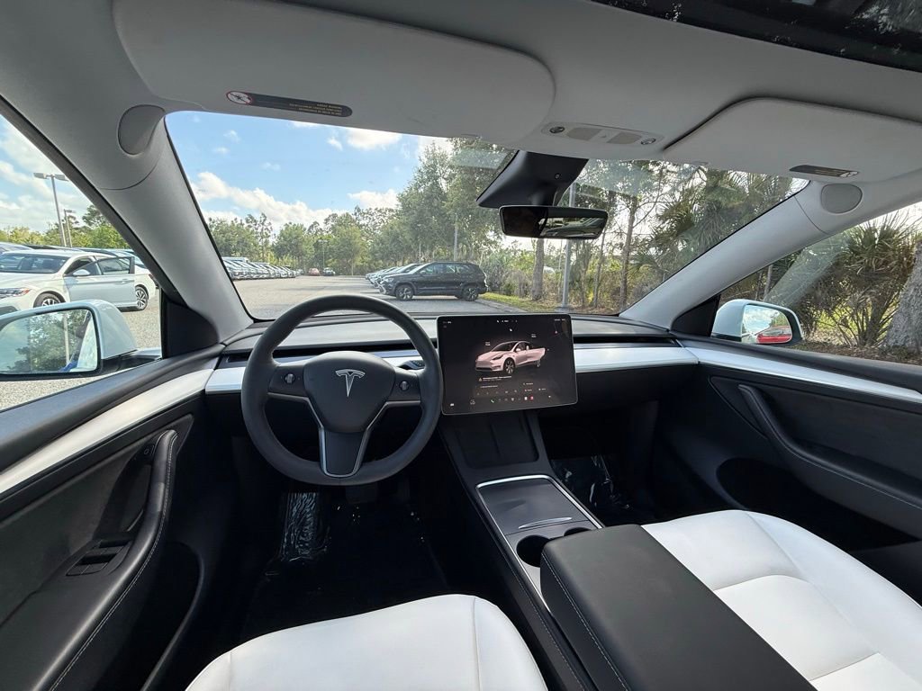 Used 2023 Tesla Model Y Long Range image 19
