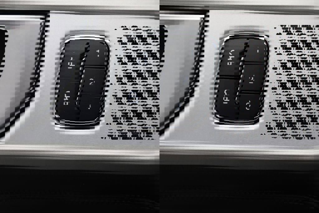 Used 2022 Ford Explorer Platinum w/ Equipment Group 601A image 32