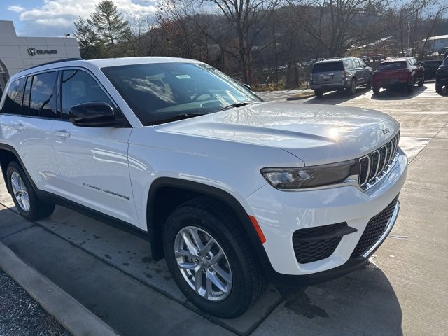 New 2025 Jeep Grand Cherokee Laredo X w/ Luxury Tech Group I