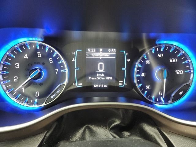 Used 2017 Chrysler Pacifica Touring-L image 28