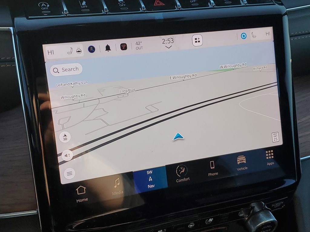 Used 2023 Jeep Grand Cherokee Summit w/ Luxury Tech Group V image 17