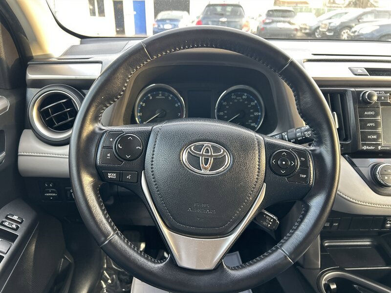 Used 2016 Toyota RAV4 XLE AWD/4WD image 14