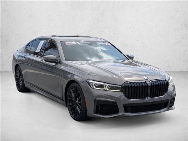 Used 2022 BMW 740i w/ M Sport Package RWD image 3