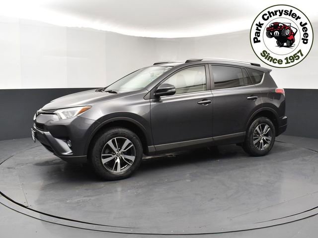 Used 2018 Toyota RAV4 XLE AWD/4WD image 3
