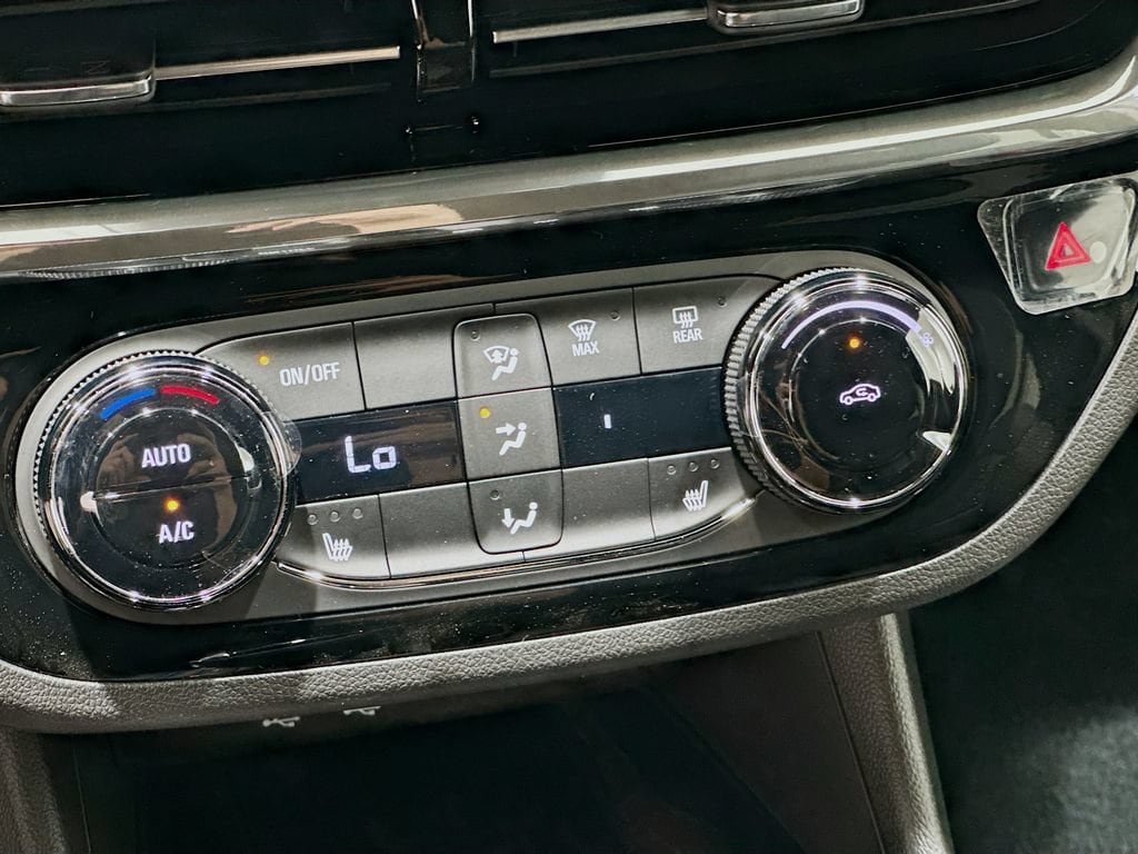 New 2026 Buick Envista Sport Touring w/ Convenience I Package FWD image 21
