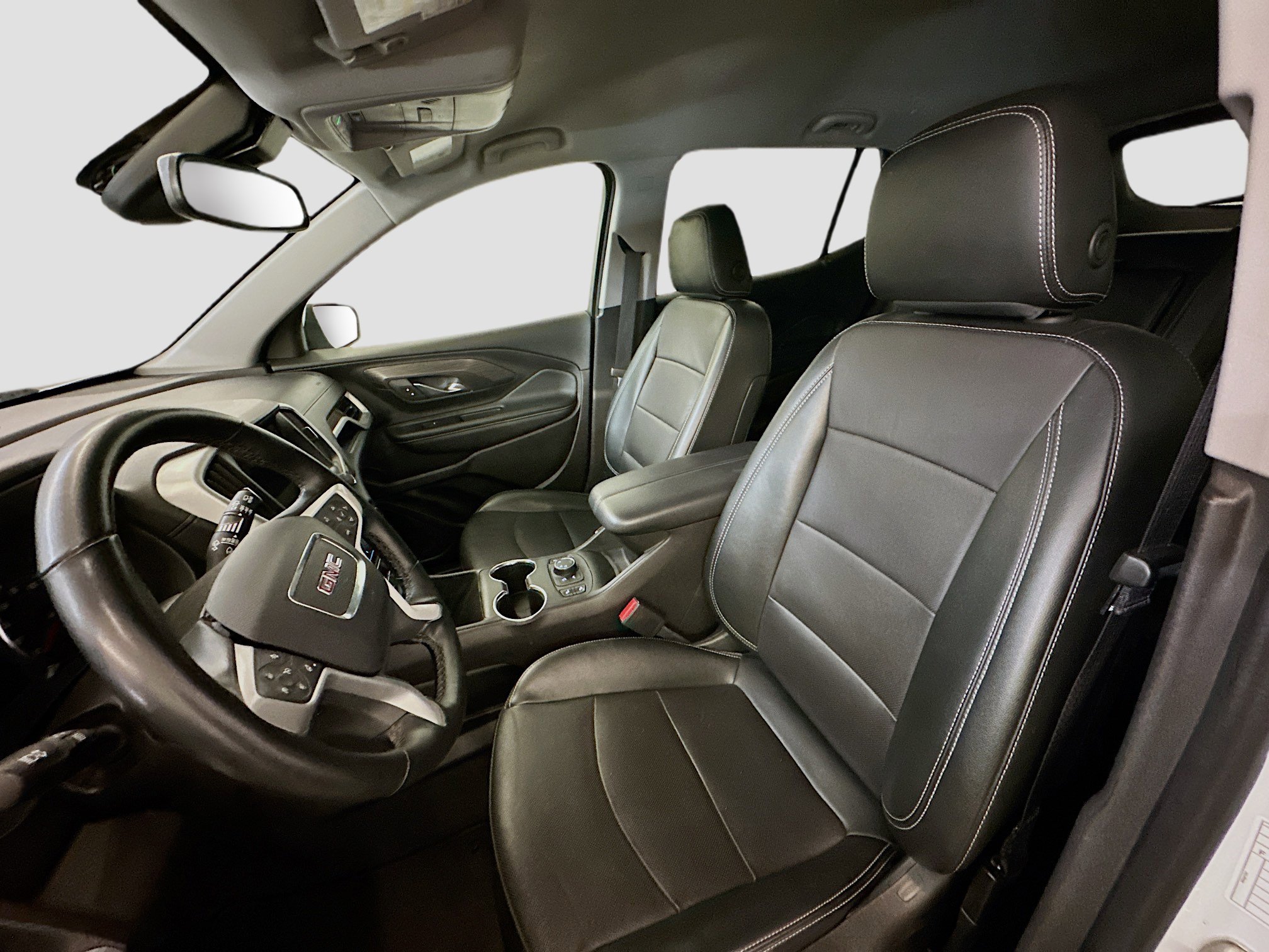 Used 2024 GMC Terrain SLT image 13