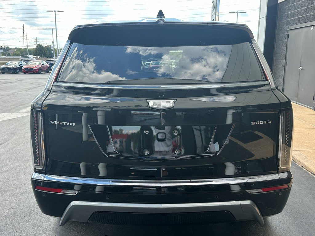New 2026 Cadillac Vistiq Sport image 3
