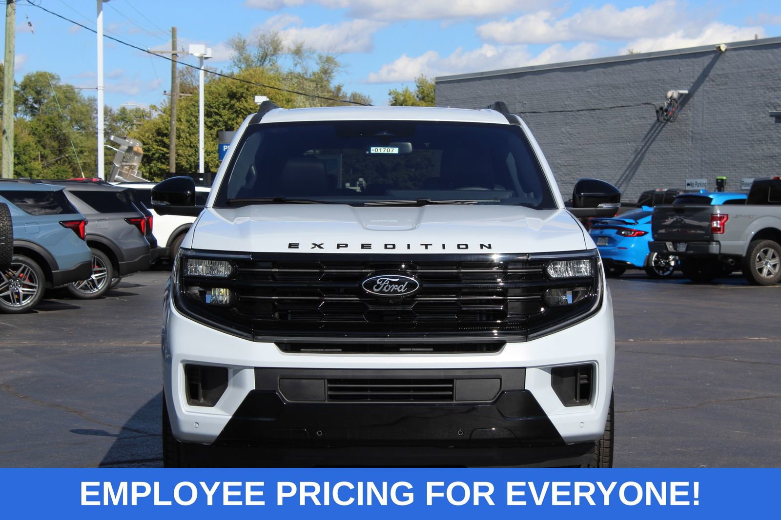 New 2025 Ford Expedition Max Platinum w/ Stealth Performance Package AWD/4WD image 2